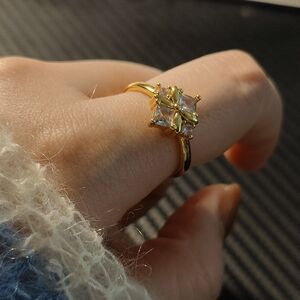 Elegant Gold and Silver Women's Ring